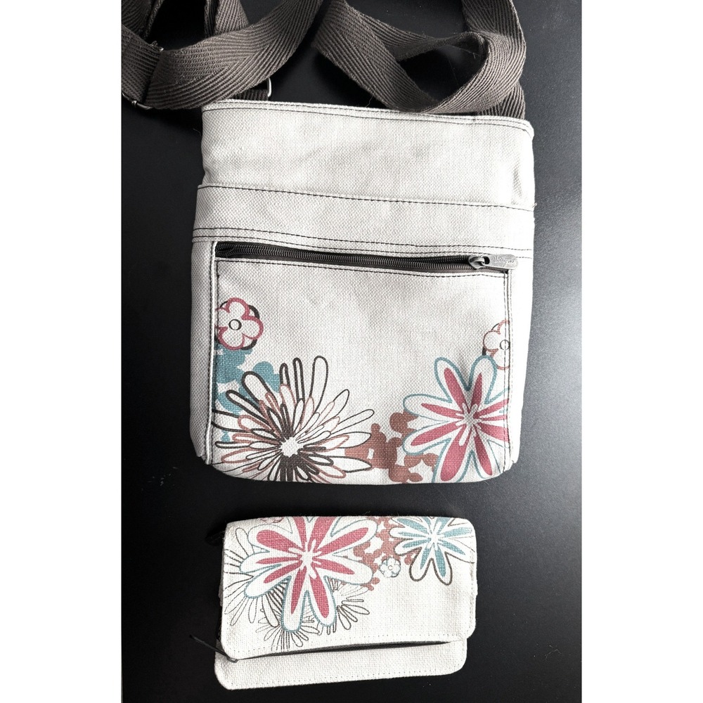 Thirty-One "Natural Daisy Craze" Matching Crossbody Bag & Wallet